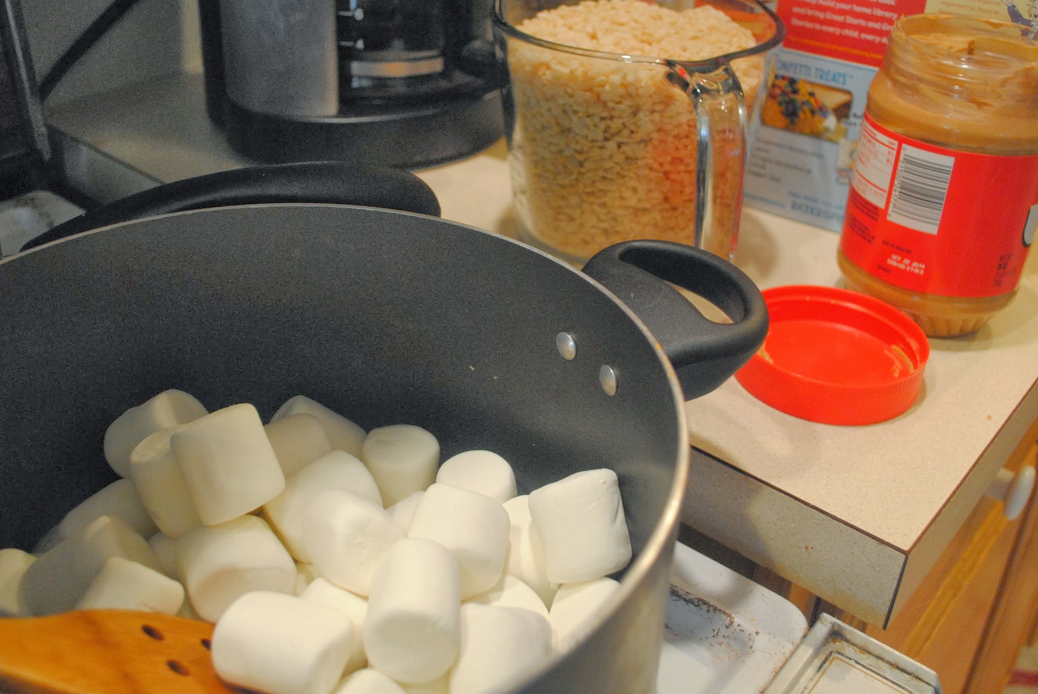 brown butter peanut butter rice krispy treats — image 3