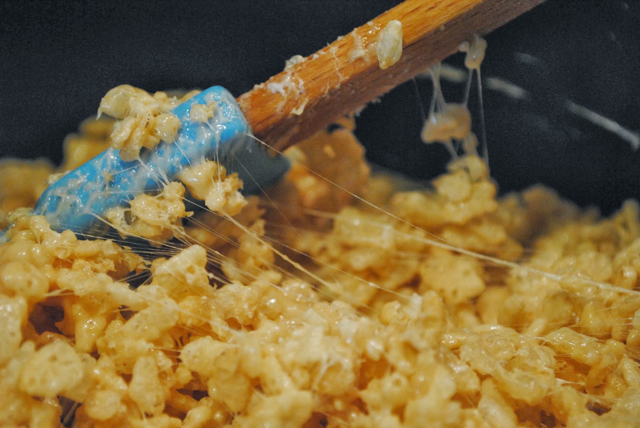 brown butter peanut butter rice krispy treats — image 4