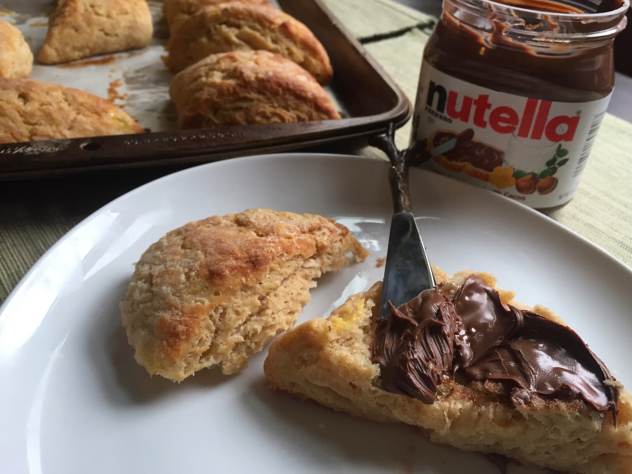 banana bread scones (+ nutella) — image 1