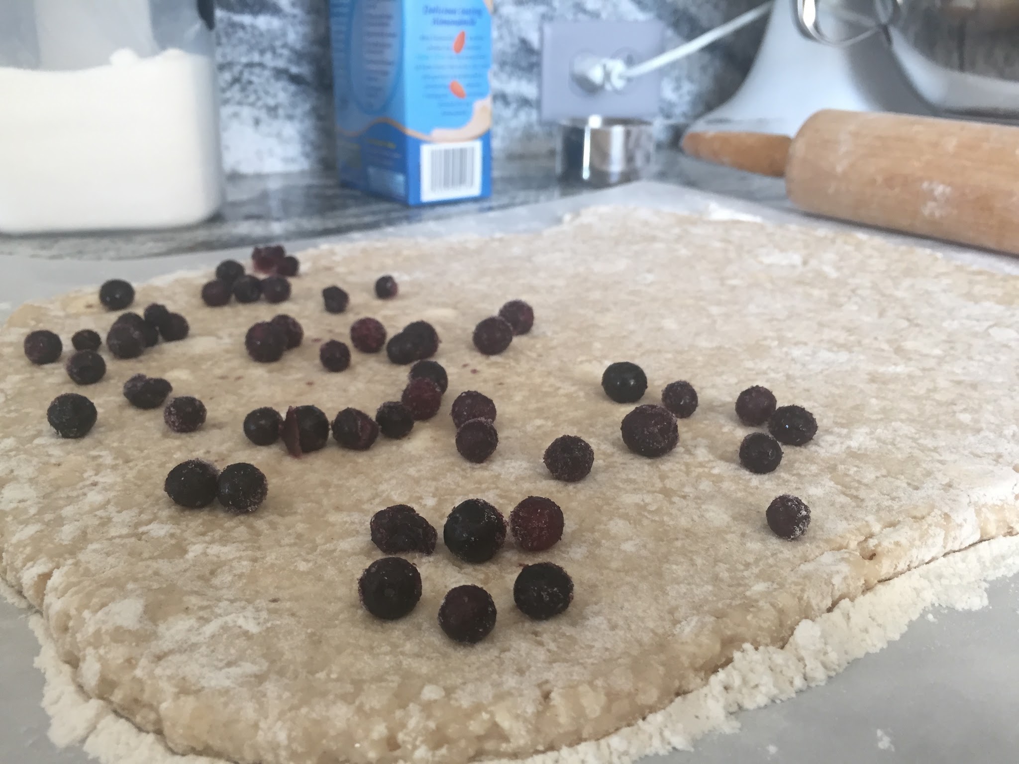 honey cinammon blueberry scones — image 2