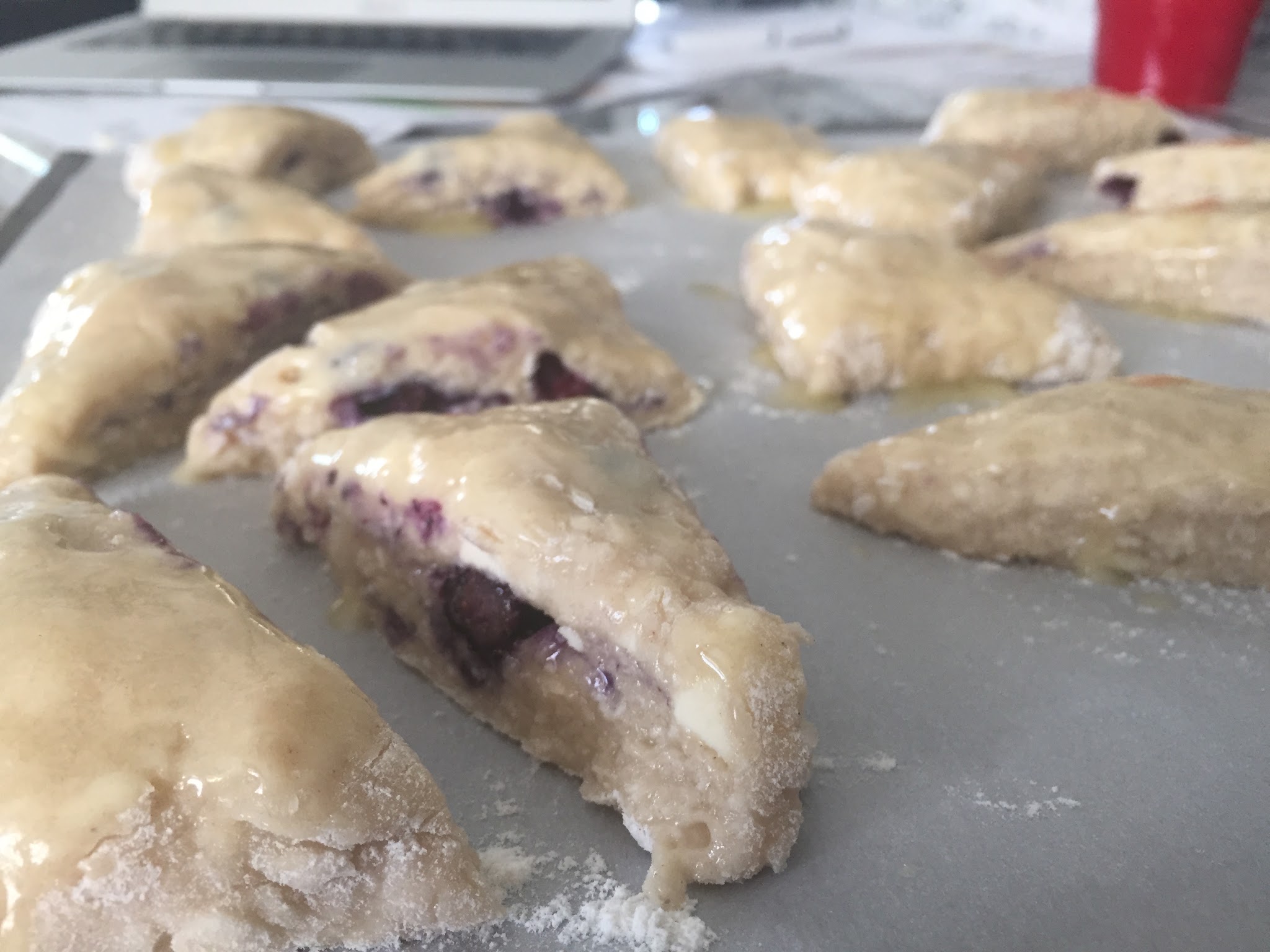 honey cinammon blueberry scones — image 3
