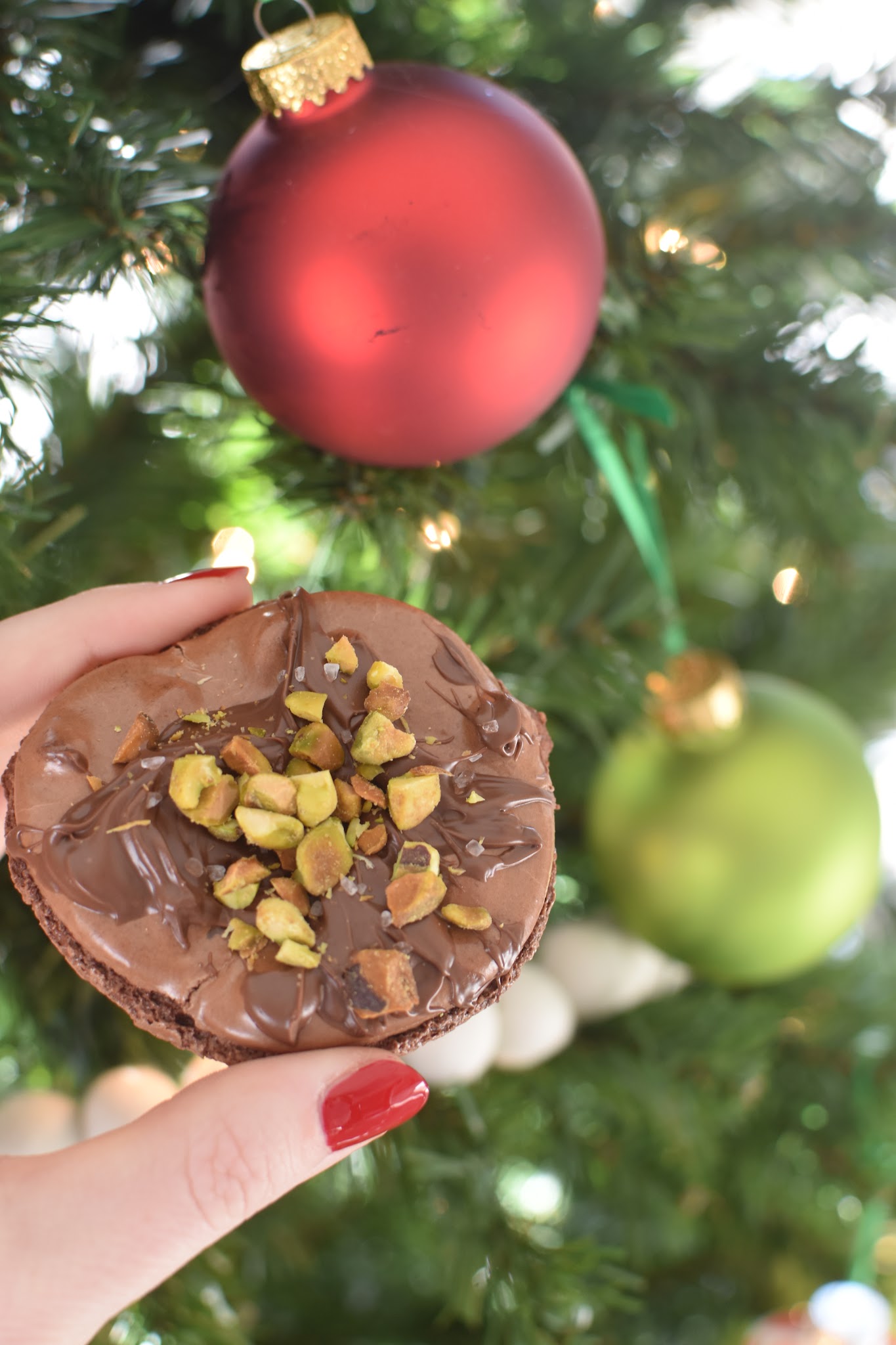 chocolate pistachio cookies — image 2